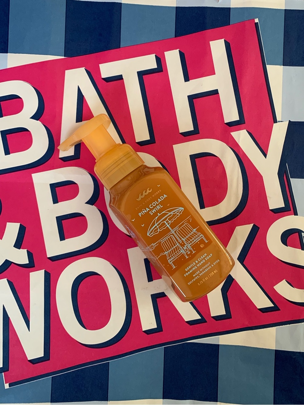 NWT Bath & Body Works Piña Colada Swirl Foaming Hand Soap